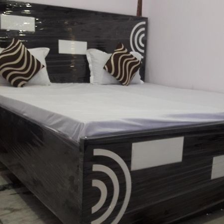 Oyo Rajdhani Guest House Faridabad Bagian luar foto
