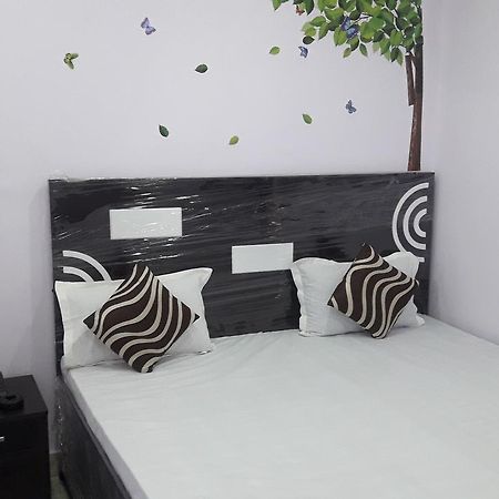 Oyo Rajdhani Guest House Faridabad Bagian luar foto