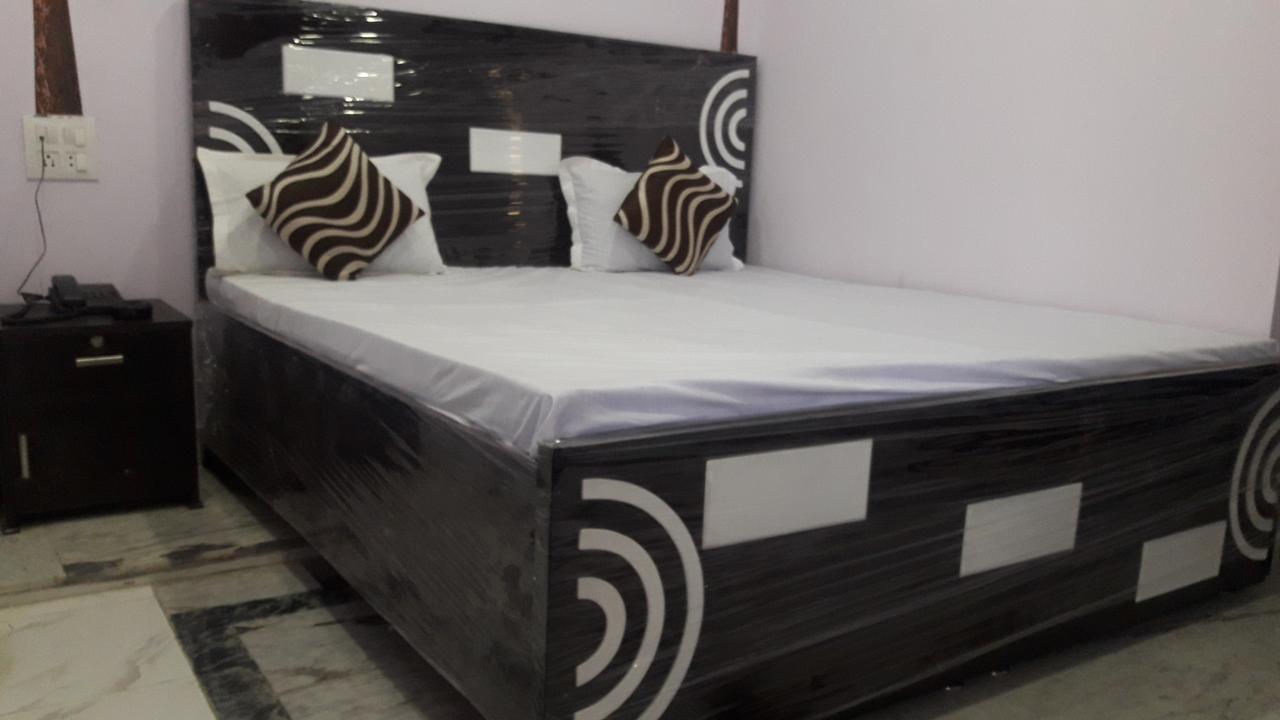Oyo Rajdhani Guest House Faridabad Bagian luar foto